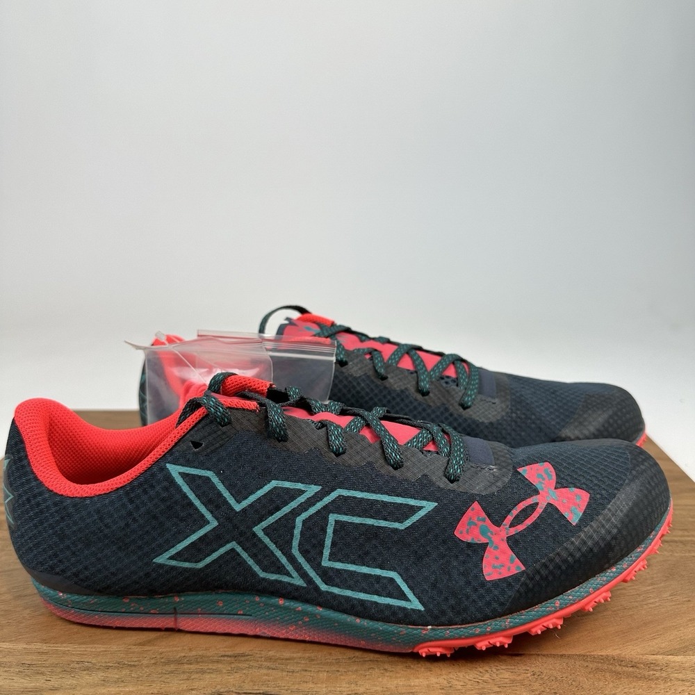 New NIB Mens Under Armour Brigade XC Low Spiked Track Shoes Sneakers Size 11 M
